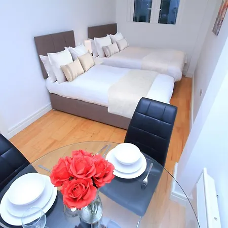 Most Central Location, Sleeps 12 Apartment Dublin